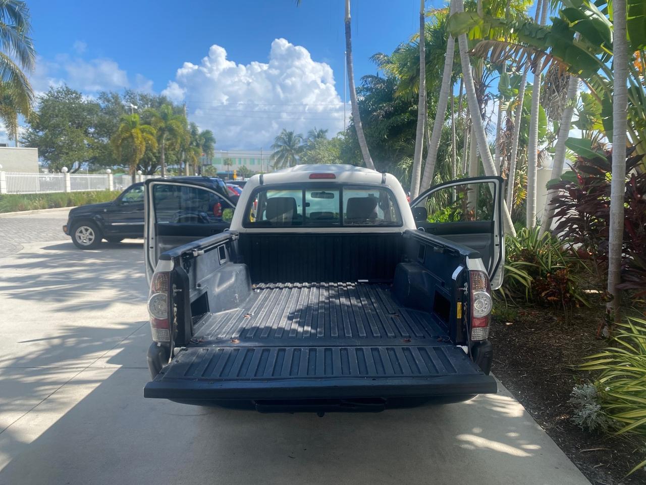 2009 Toyota Tacoma LOW MILES 25,398 1 OWNER Pompano Beach FL