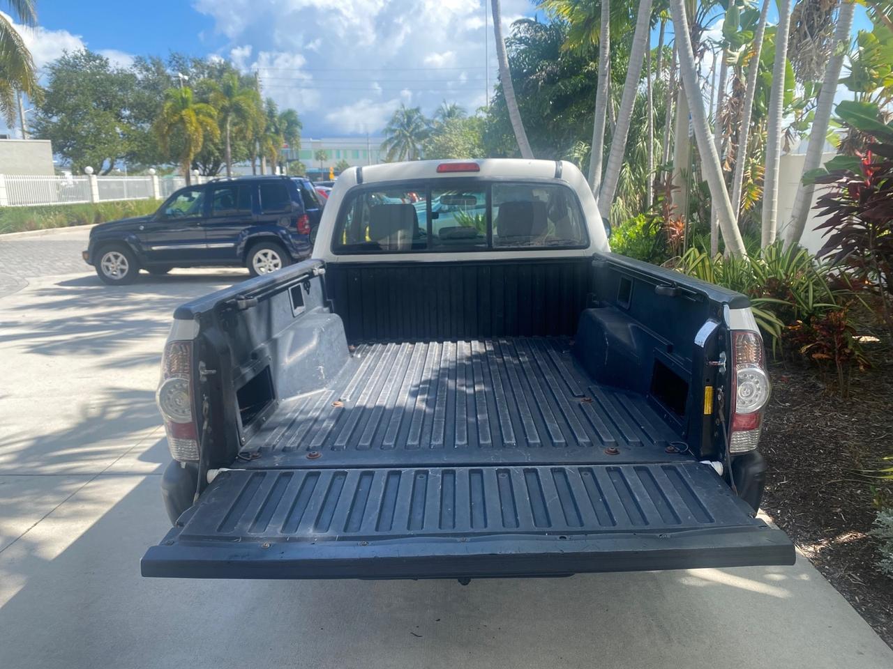 2009 Toyota Tacoma LOW MILES 25,398 1 OWNER Pompano Beach FL