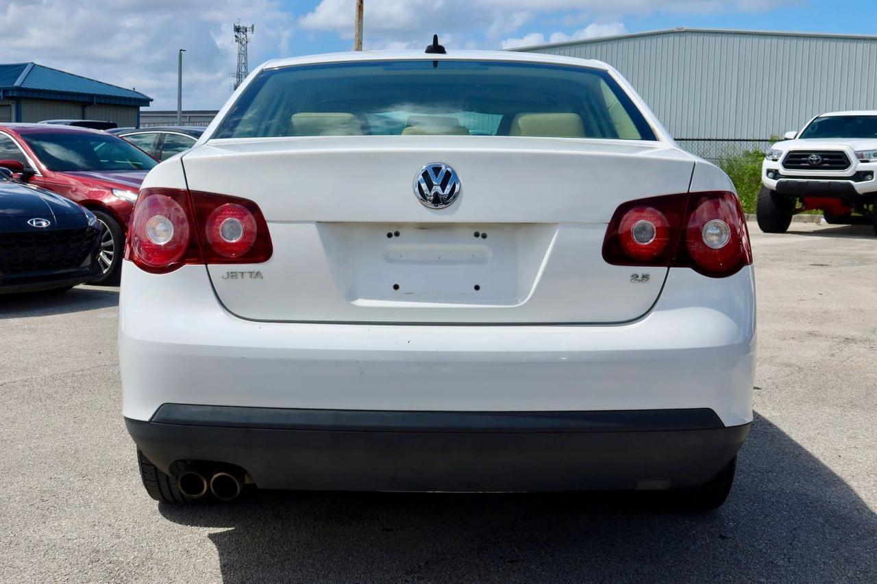 2009 Volkswagen Jetta SE Sedan 4D