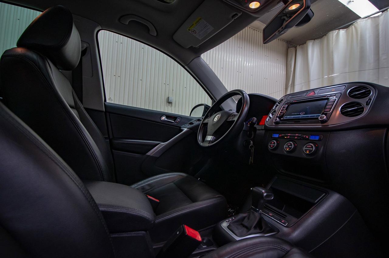2009 Volkswagen Tiguan 4Motion Highline Leather Roof Nav Red Deer AB