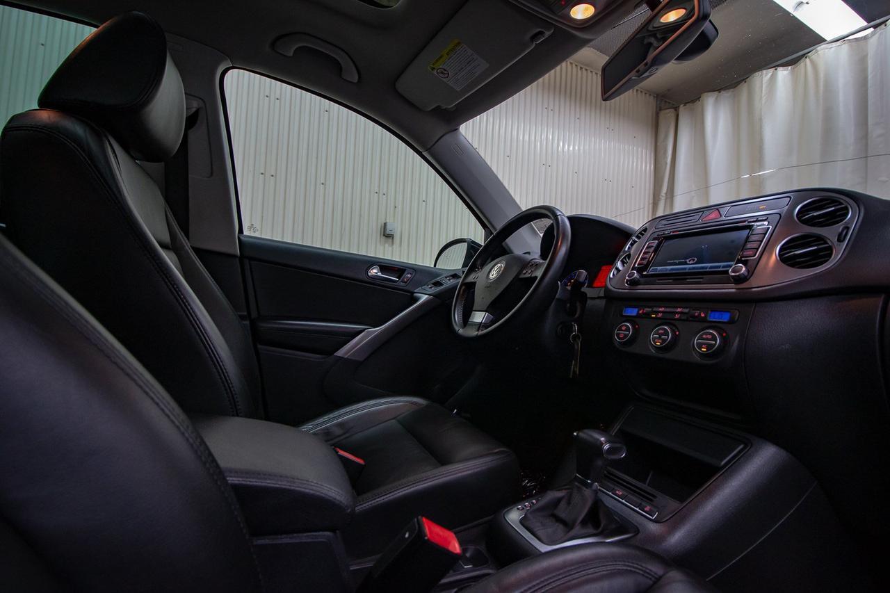 2009 Volkswagen Tiguan 4Motion Highline Leather Roof Nav Red Deer AB