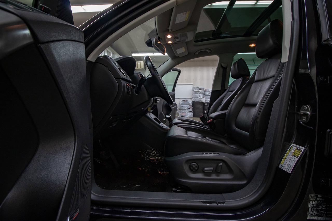 2009 Volkswagen Tiguan 4Motion Highline Leather Roof Nav Red Deer AB