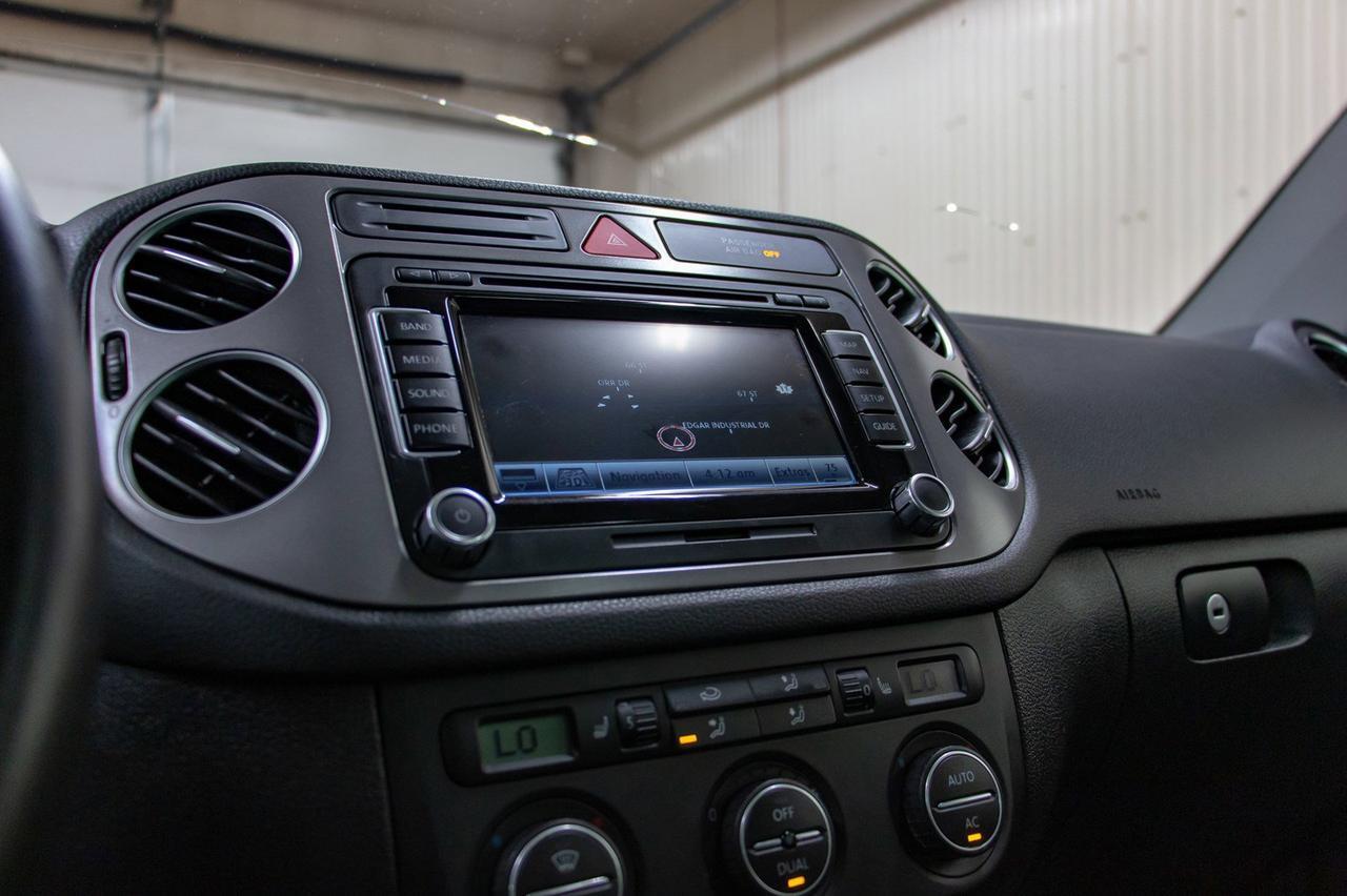 2009 Volkswagen Tiguan 4Motion Highline Leather Roof Nav Red Deer AB