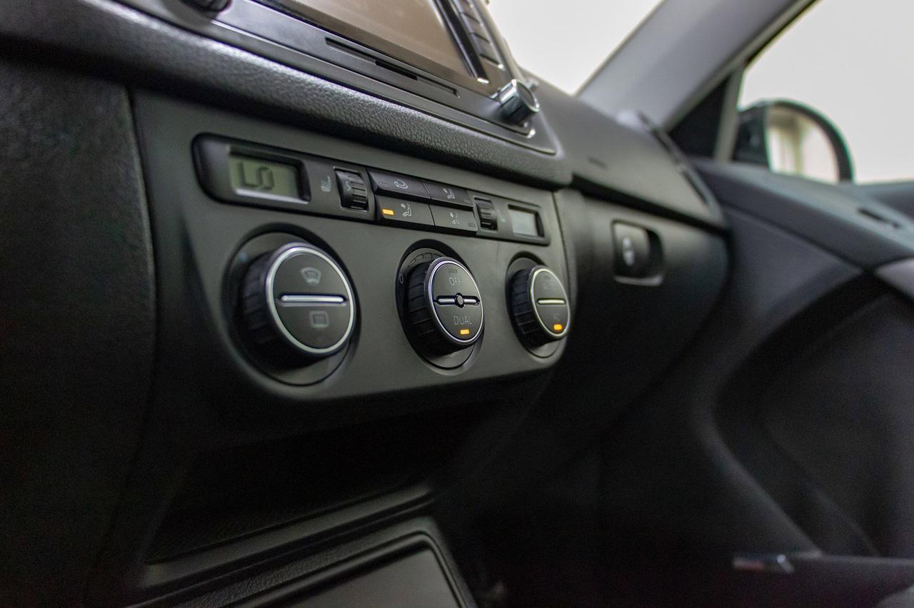 2009 Volkswagen Tiguan 4Motion Highline Leather Roof Nav Red Deer AB