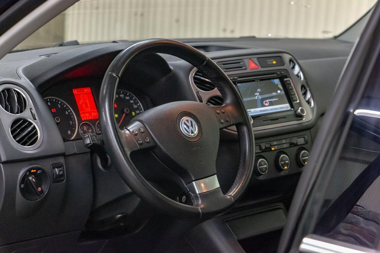2009 Volkswagen Tiguan 4Motion Highline Leather Roof Nav Red Deer AB