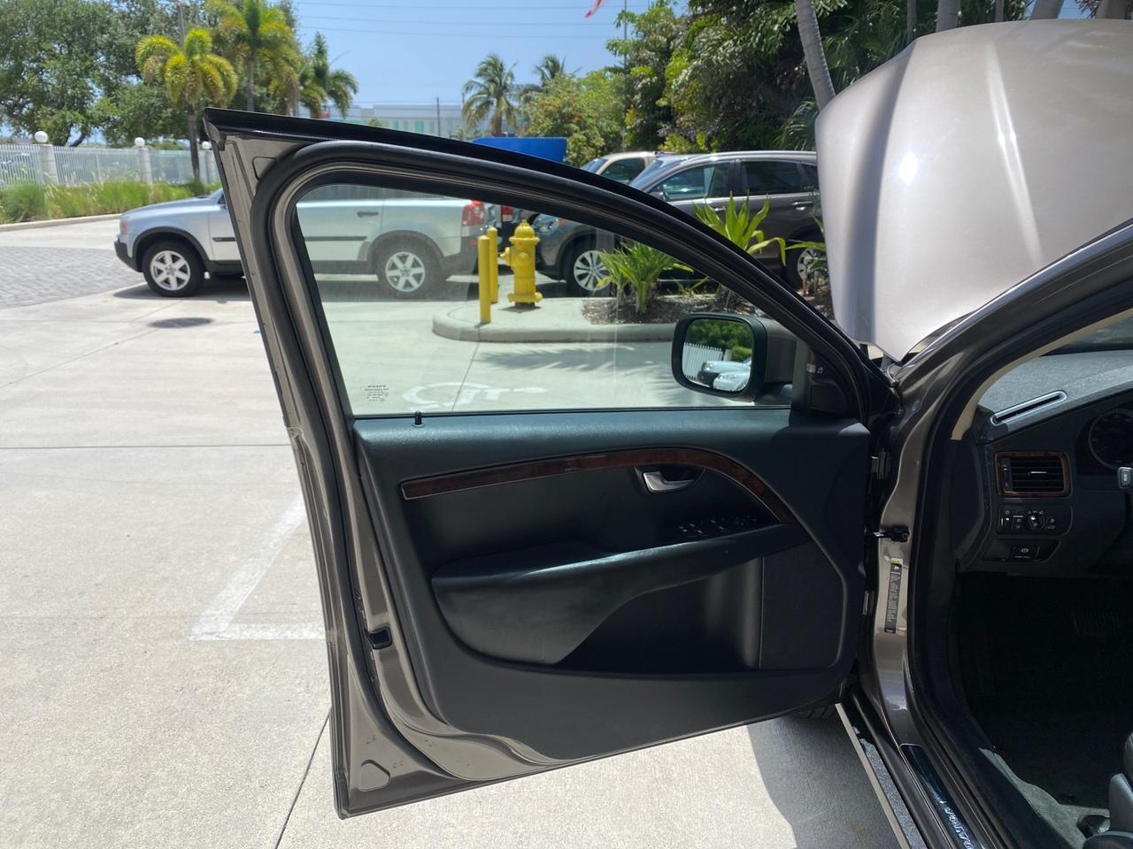 2009 Volvo XC70 3.0T AWD WAGON LOW MILES 78,683 Pompano Beach FL