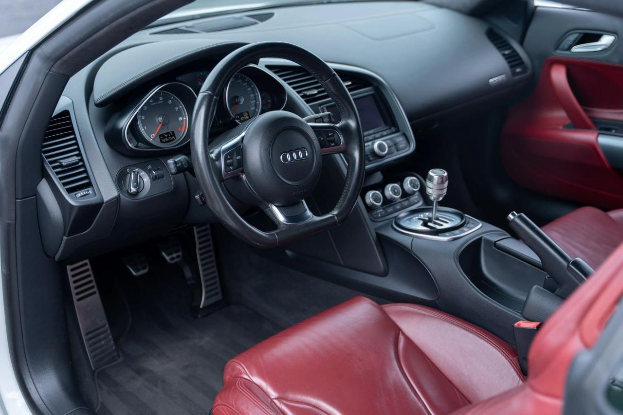 2010 Audi R8 4.2 Quattro Coupe 2D St. Louis MO