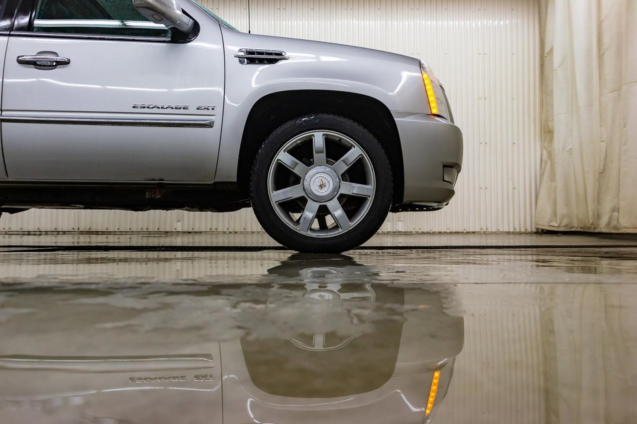 2010 Cadillac Escalade EXT 4x4 Luxury Edition Leather Roof DVD Red Deer AB