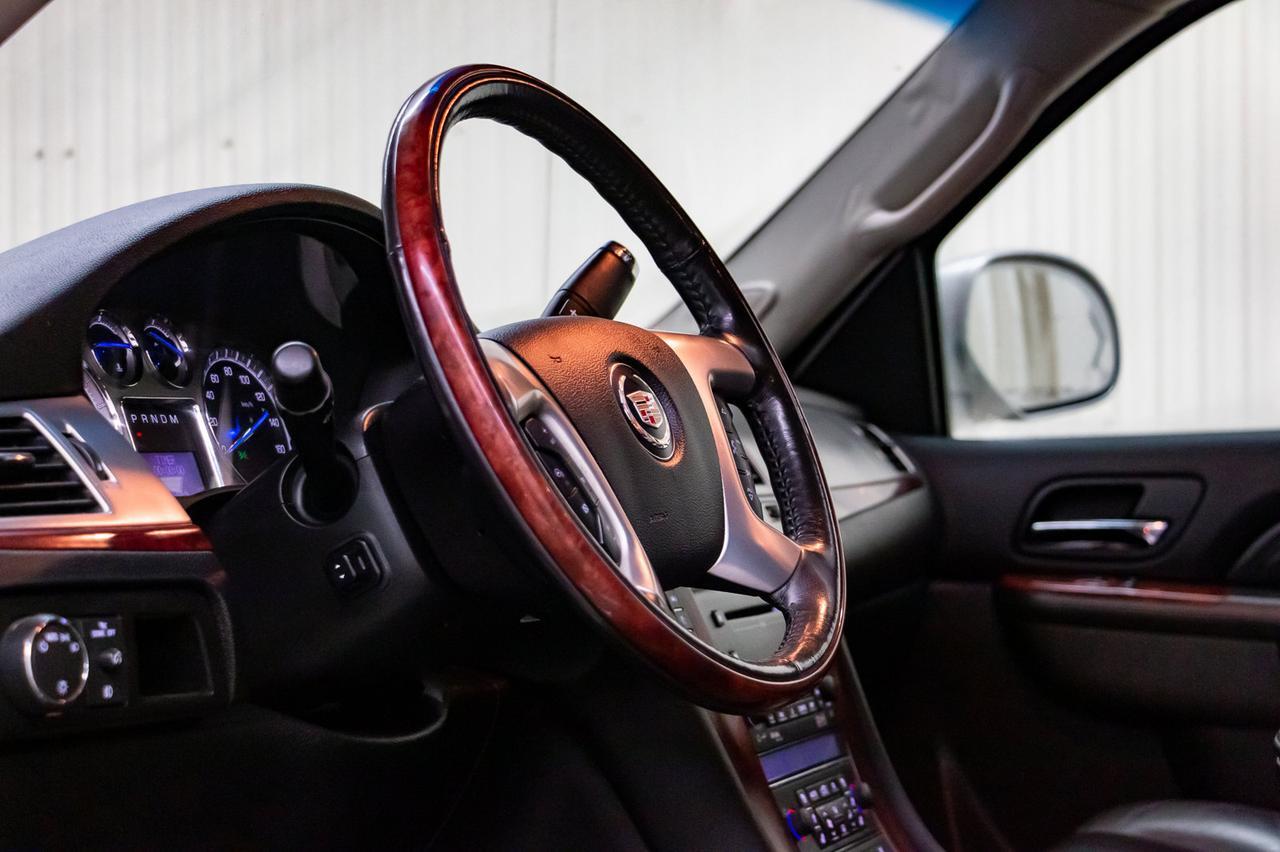 2010 Cadillac Escalade EXT 4x4 Luxury Edition Leather Roof DVD Red Deer AB