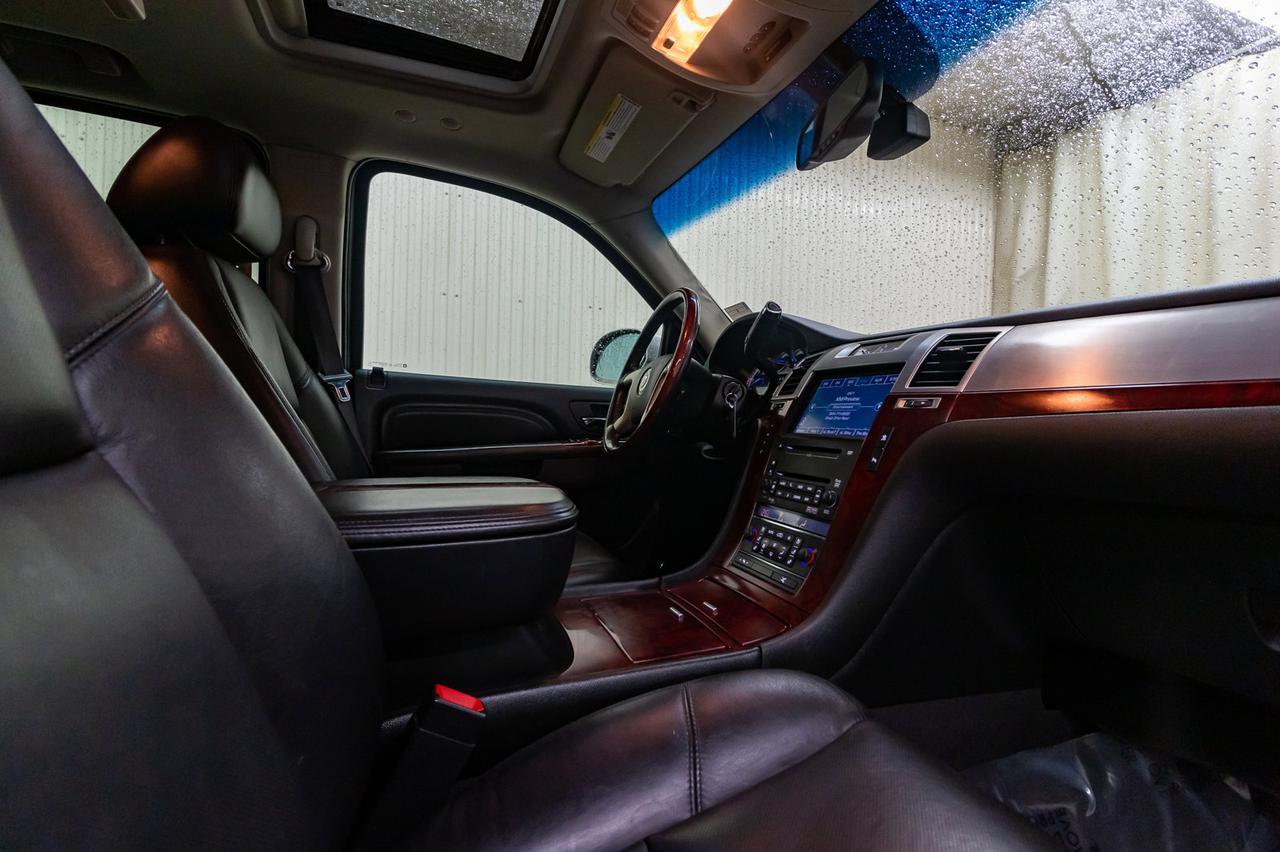 2010 Cadillac Escalade EXT 4x4 Luxury Edition Leather Roof DVD Red Deer AB