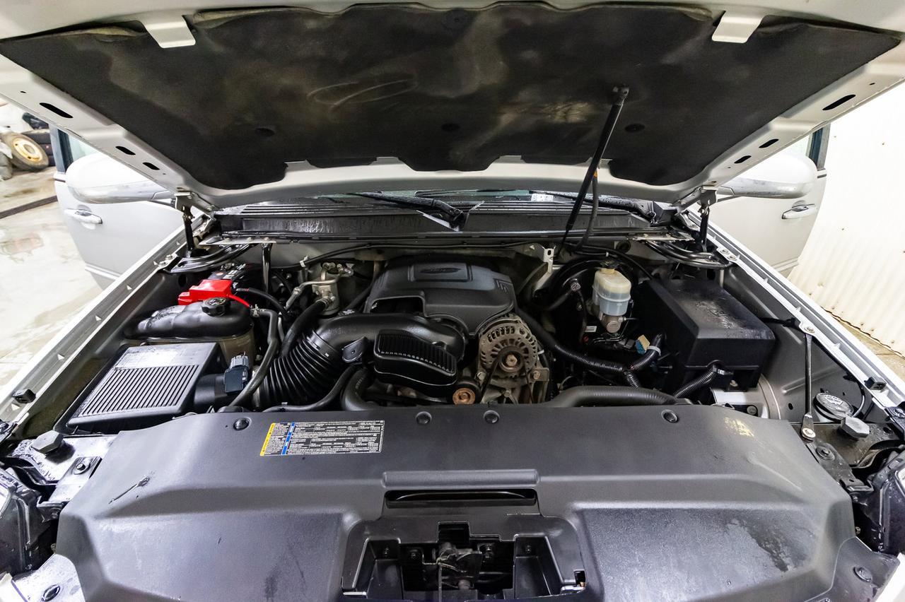 2010 Cadillac Escalade EXT 4x4 Luxury Edition Leather Roof DVD Red Deer AB