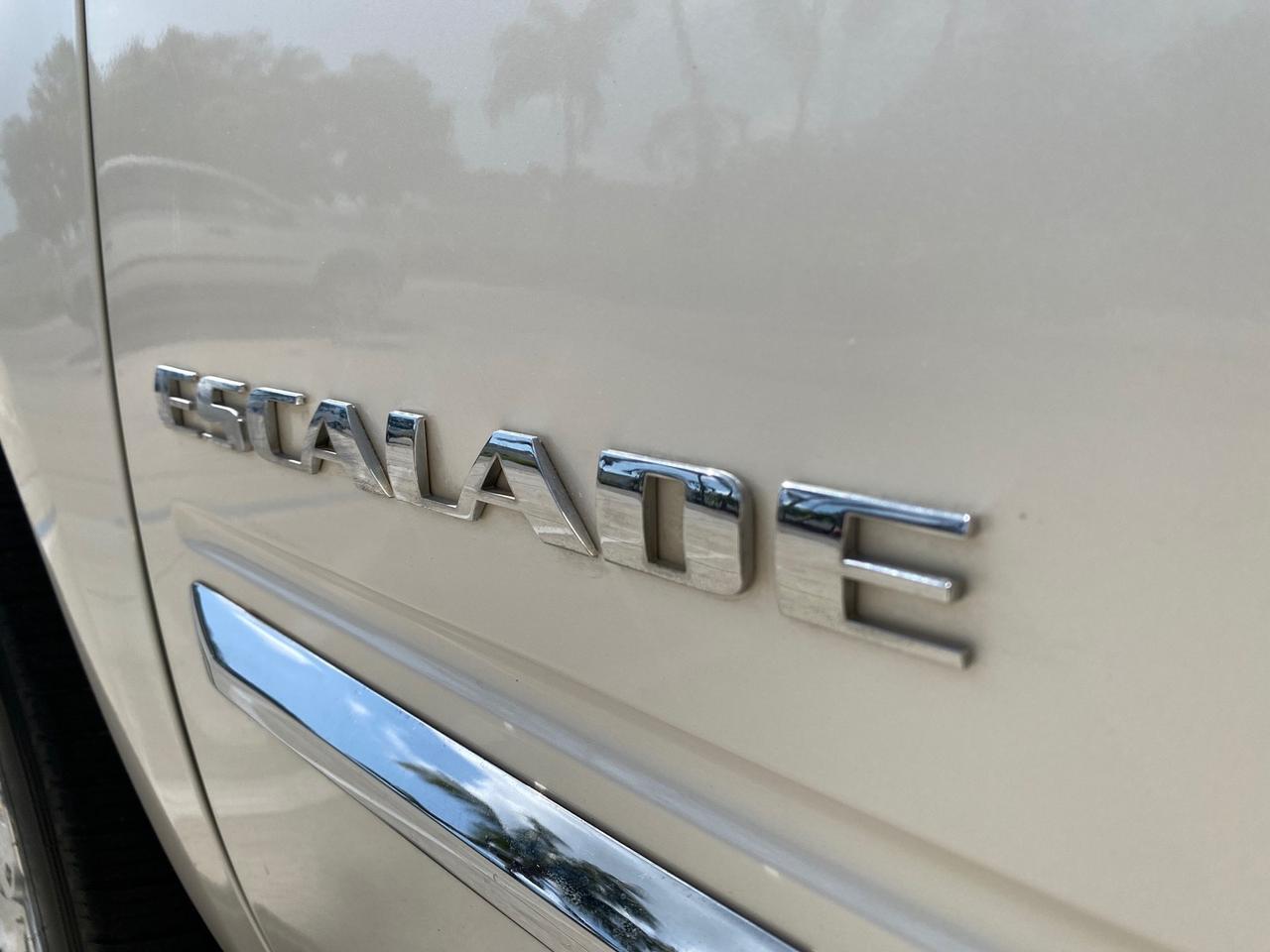 2010 Cadillac Escalade SUNROOF NAV Premium LOW MILES 66,933 Pompano Beach FL