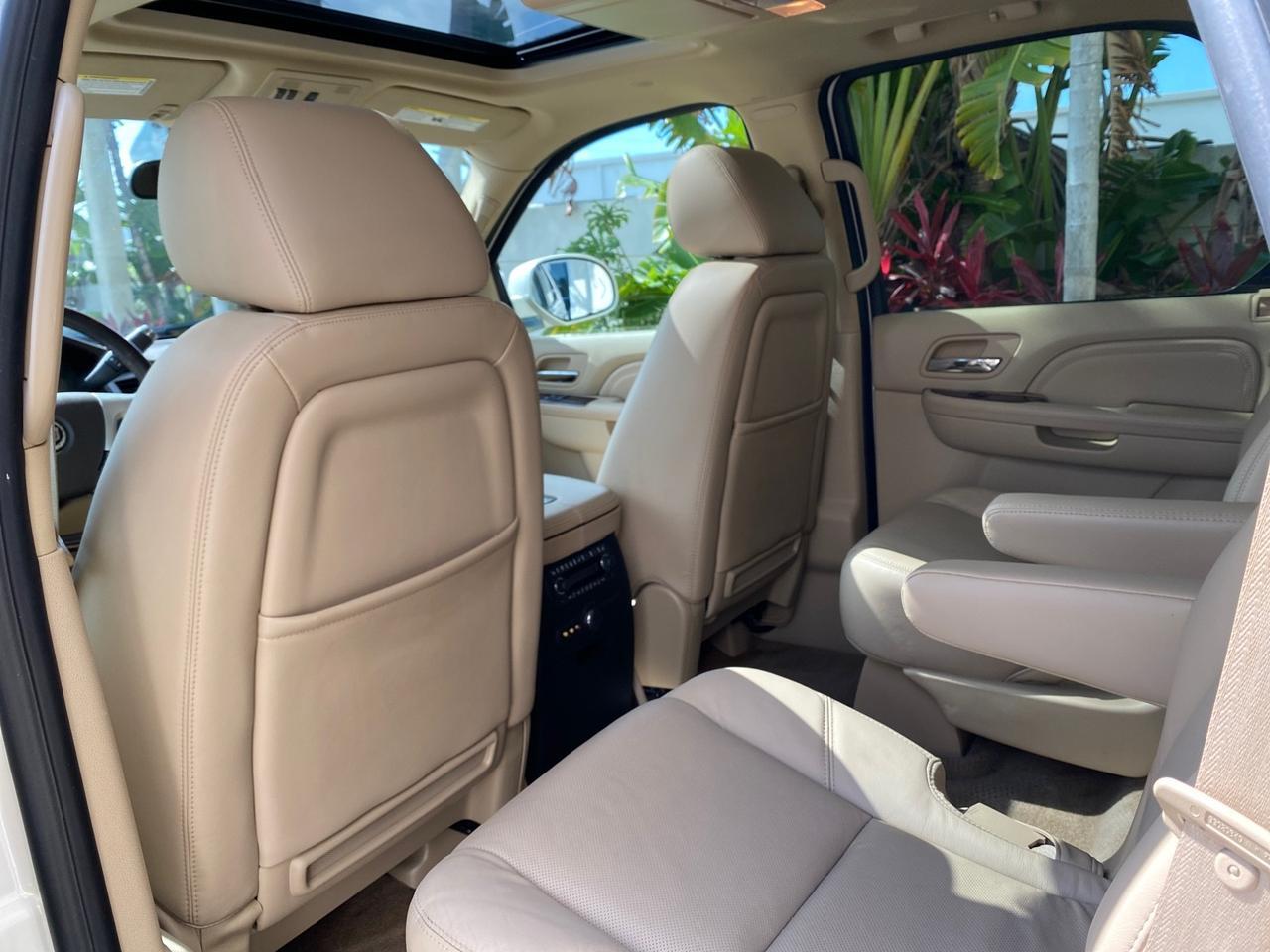 2010 Cadillac Escalade SUNROOF NAV Premium LOW MILES 66,933 Pompano Beach FL