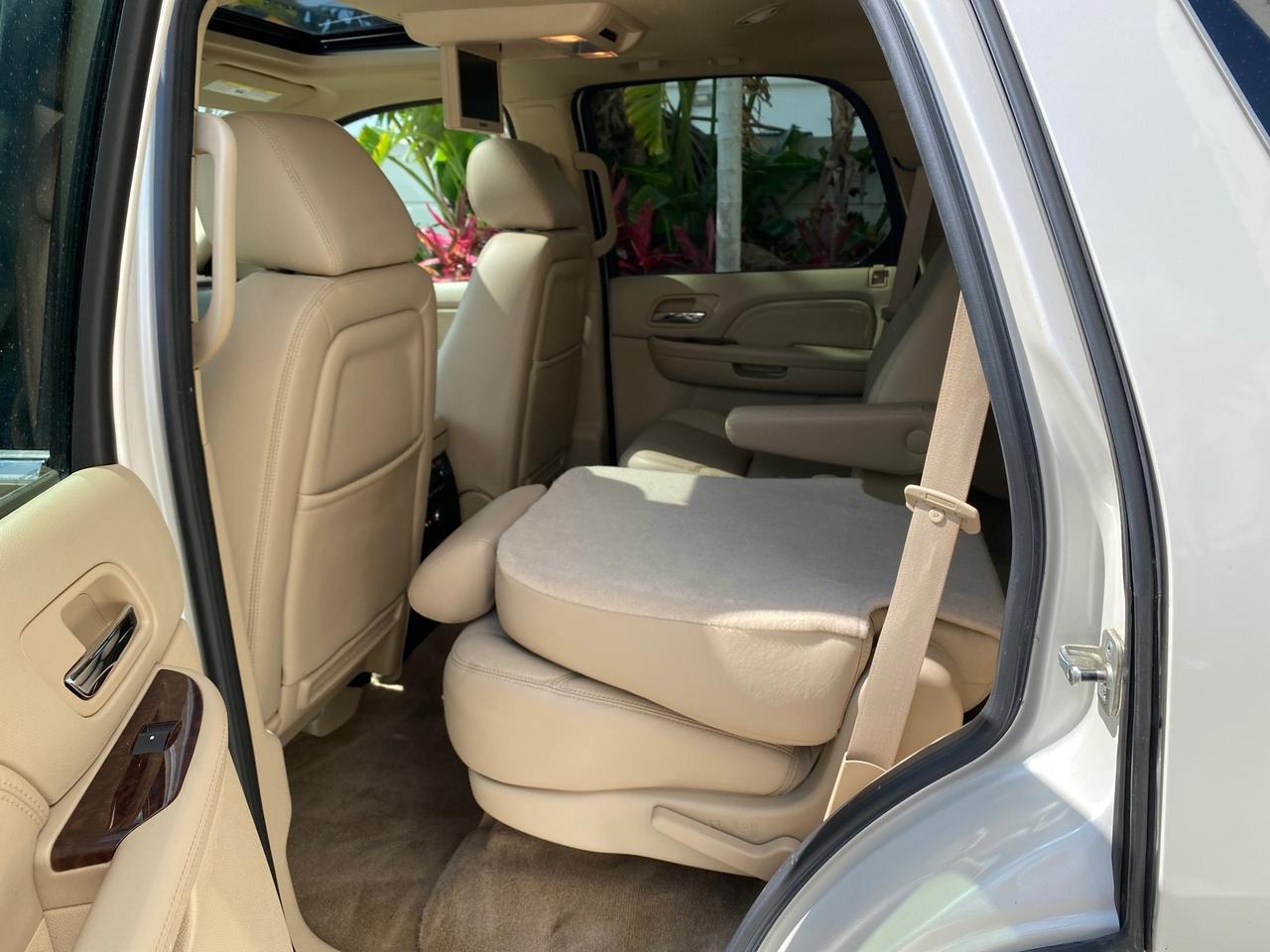 2010 Cadillac Escalade SUNROOF NAV Premium LOW MILES 66,933 Pompano Beach FL