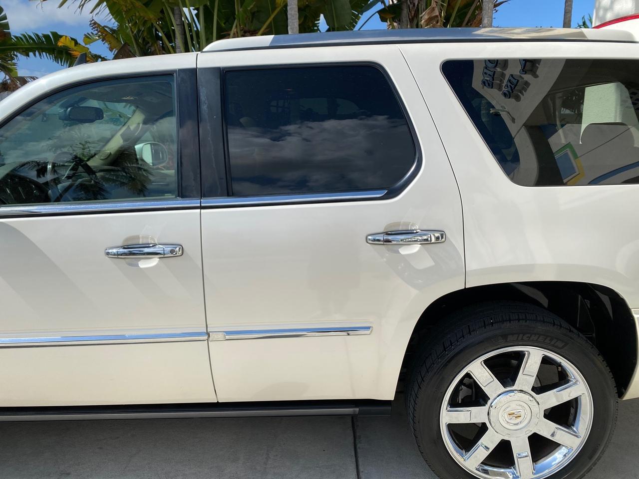 2010 Cadillac Escalade SUNROOF NAV Premium LOW MILES 66,933 Pompano Beach FL