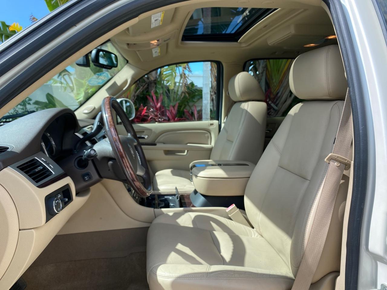 2010 Cadillac Escalade SUNROOF NAV Premium LOW MILES 66,933 Pompano Beach FL