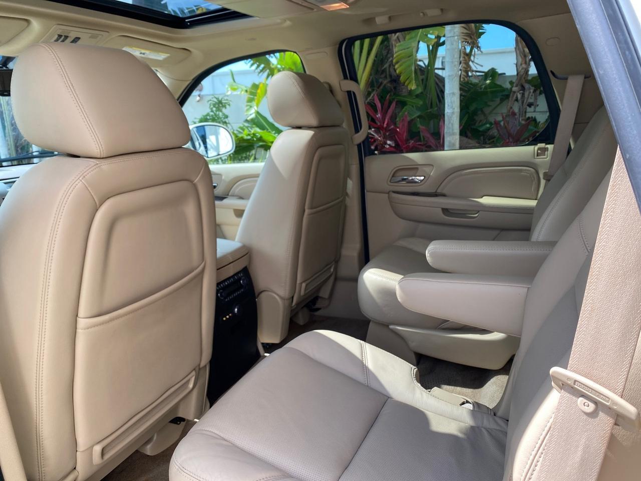 2010 Cadillac Escalade SUNROOF NAV Premium LOW MILES 66,933 Pompano Beach FL