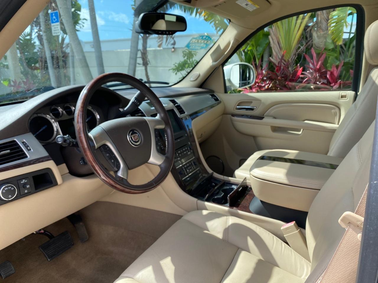 2010 Cadillac Escalade SUNROOF NAV Premium LOW MILES 66,933 Pompano Beach FL