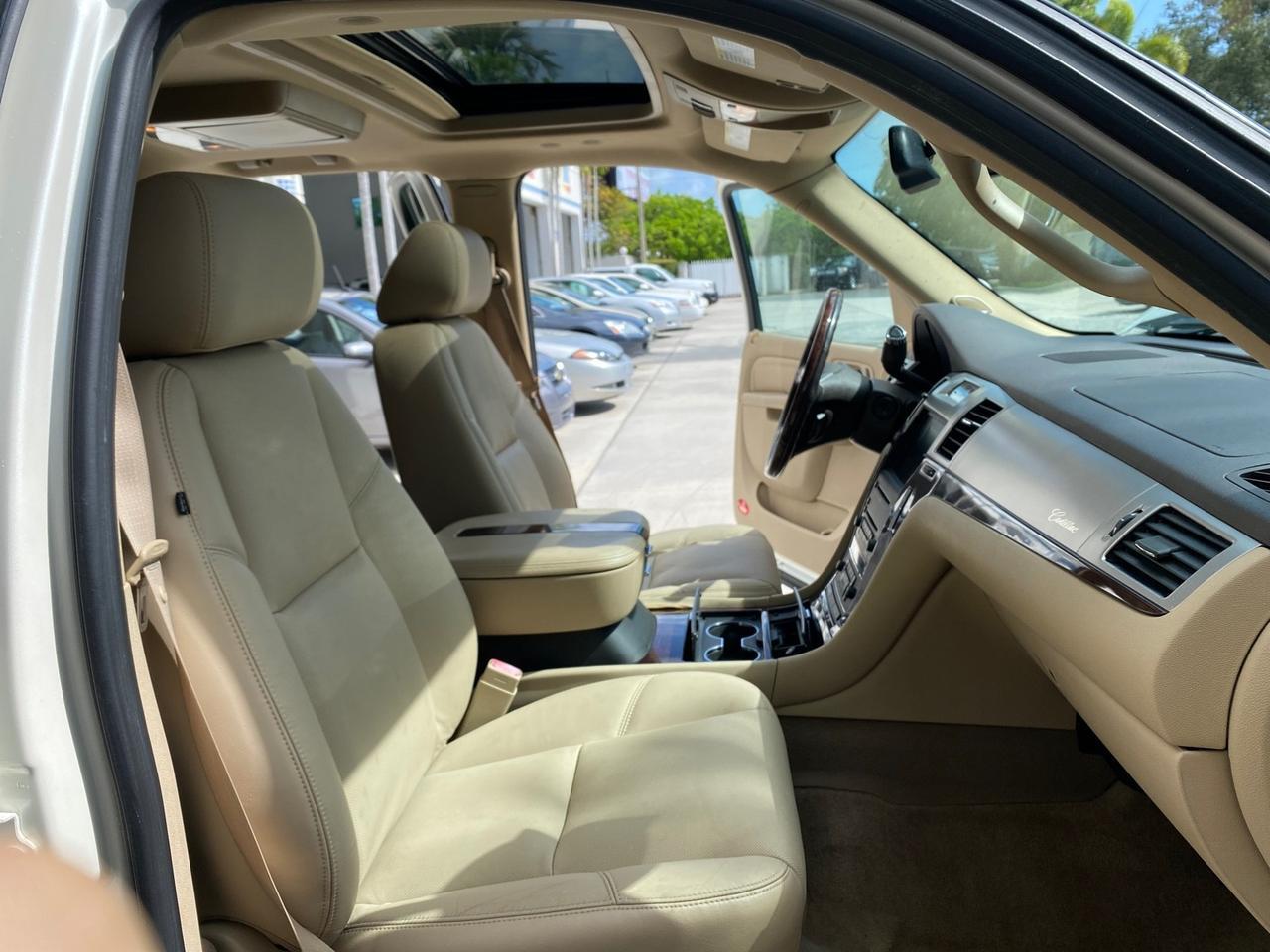 2010 Cadillac Escalade SUNROOF NAV Premium LOW MILES 66,933 Pompano Beach FL