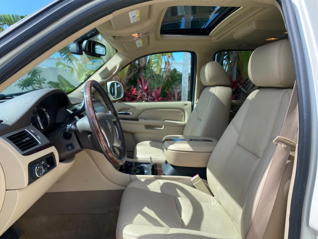 2010 Cadillac Escalade SUNROOF NAV Premium LOW MILES 66,933 Pompano Beach FL
