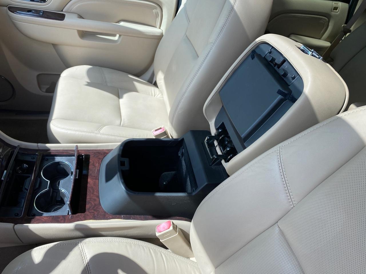 2010 Cadillac Escalade SUNROOF NAV Premium LOW MILES 66,933 Pompano Beach FL