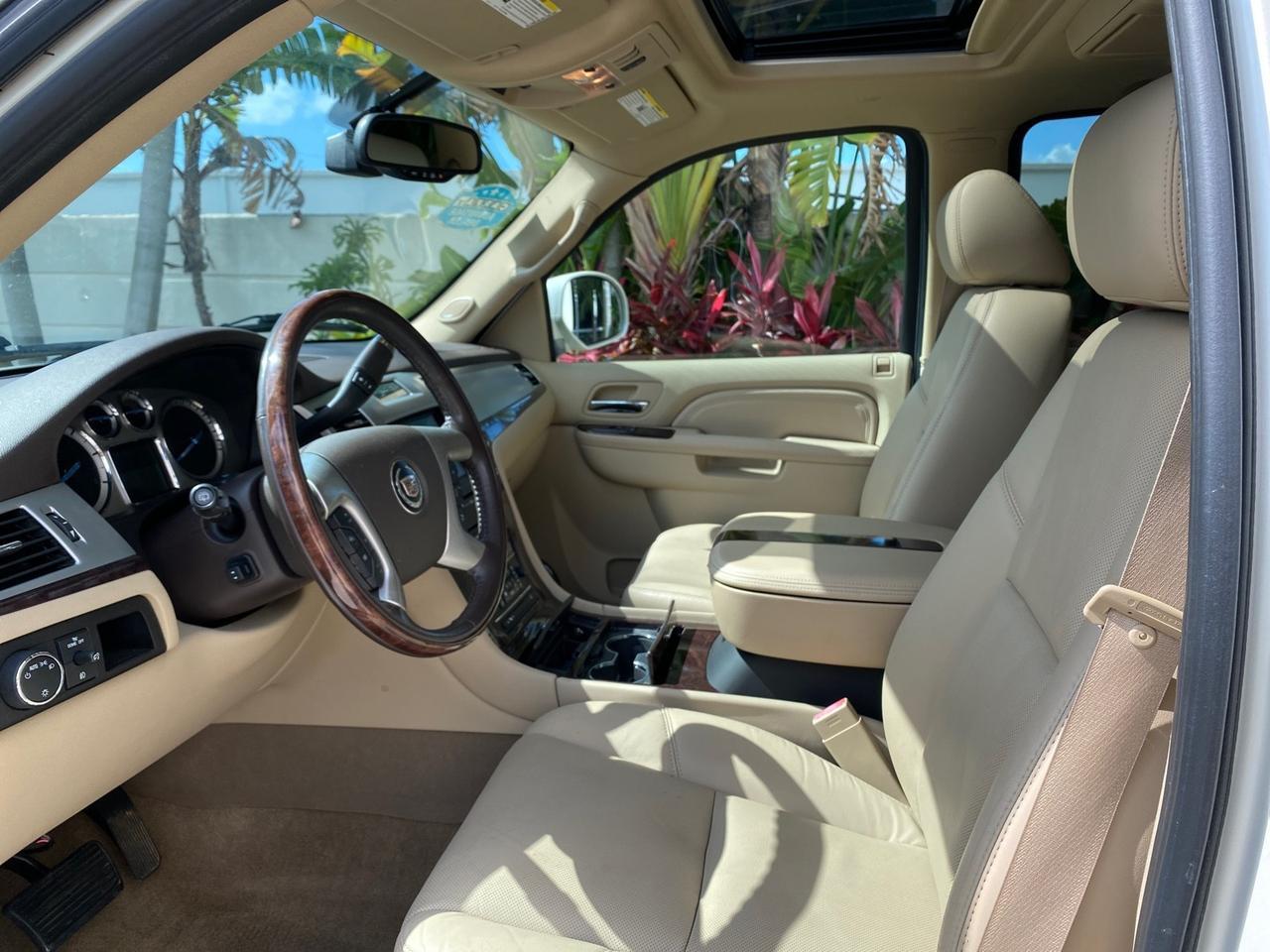 2010 Cadillac Escalade SUNROOF NAV Premium LOW MILES 66,933 Pompano Beach FL