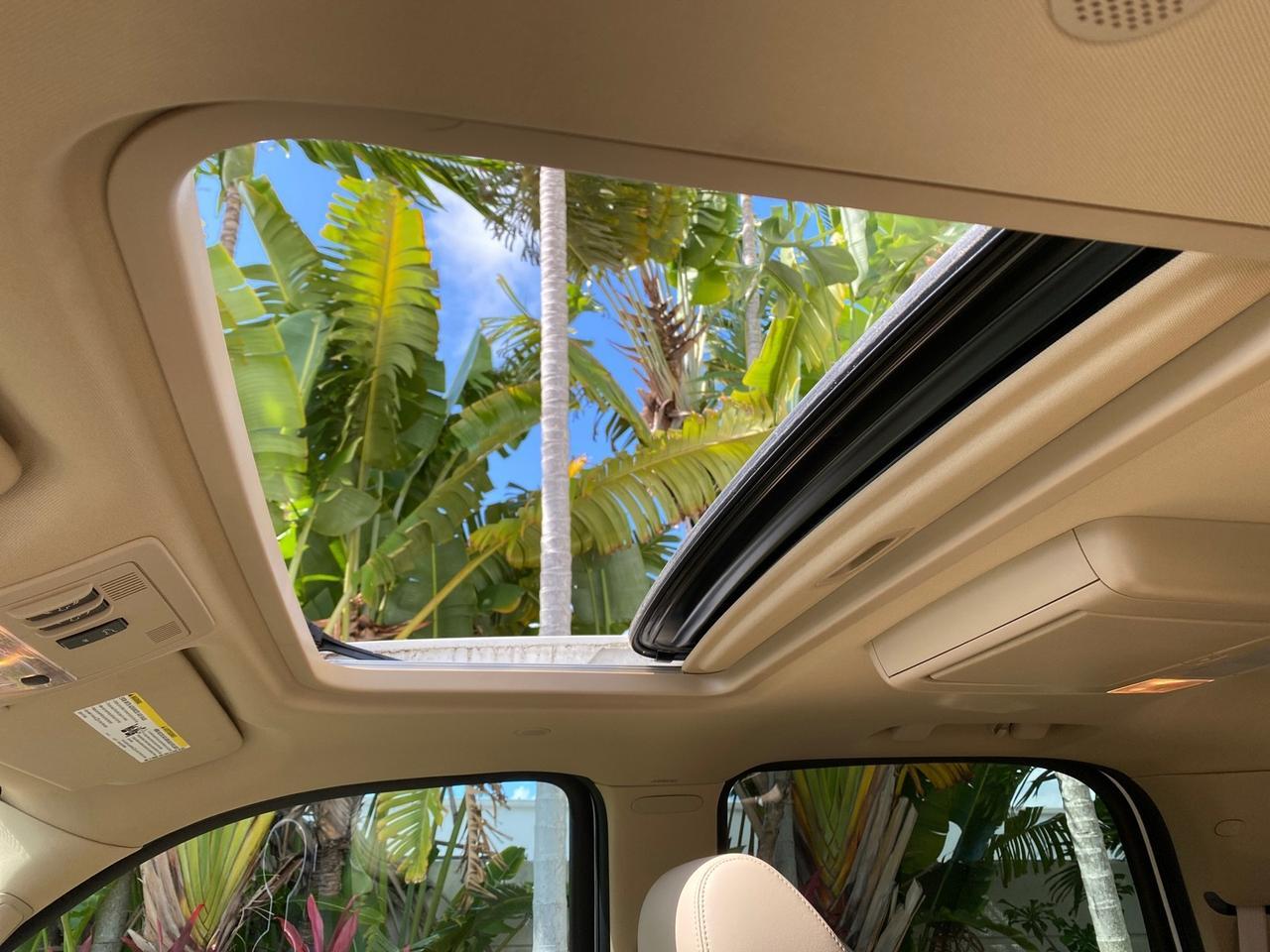 2010 Cadillac Escalade SUNROOF NAV Premium LOW MILES 66,933 Pompano Beach FL