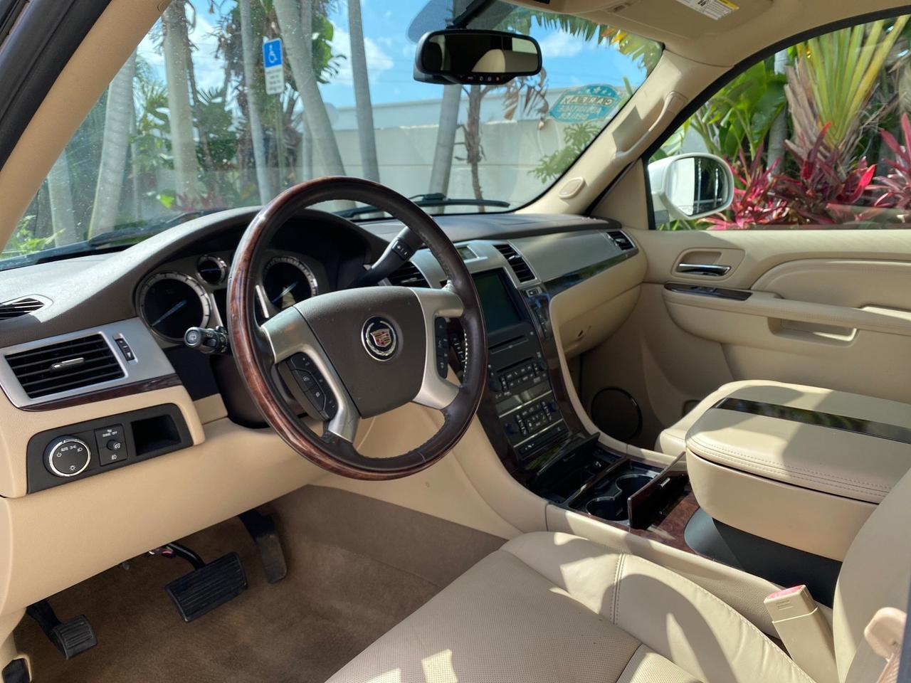 2010 Cadillac Escalade SUNROOF NAV Premium LOW MILES 66,933 Pompano Beach FL