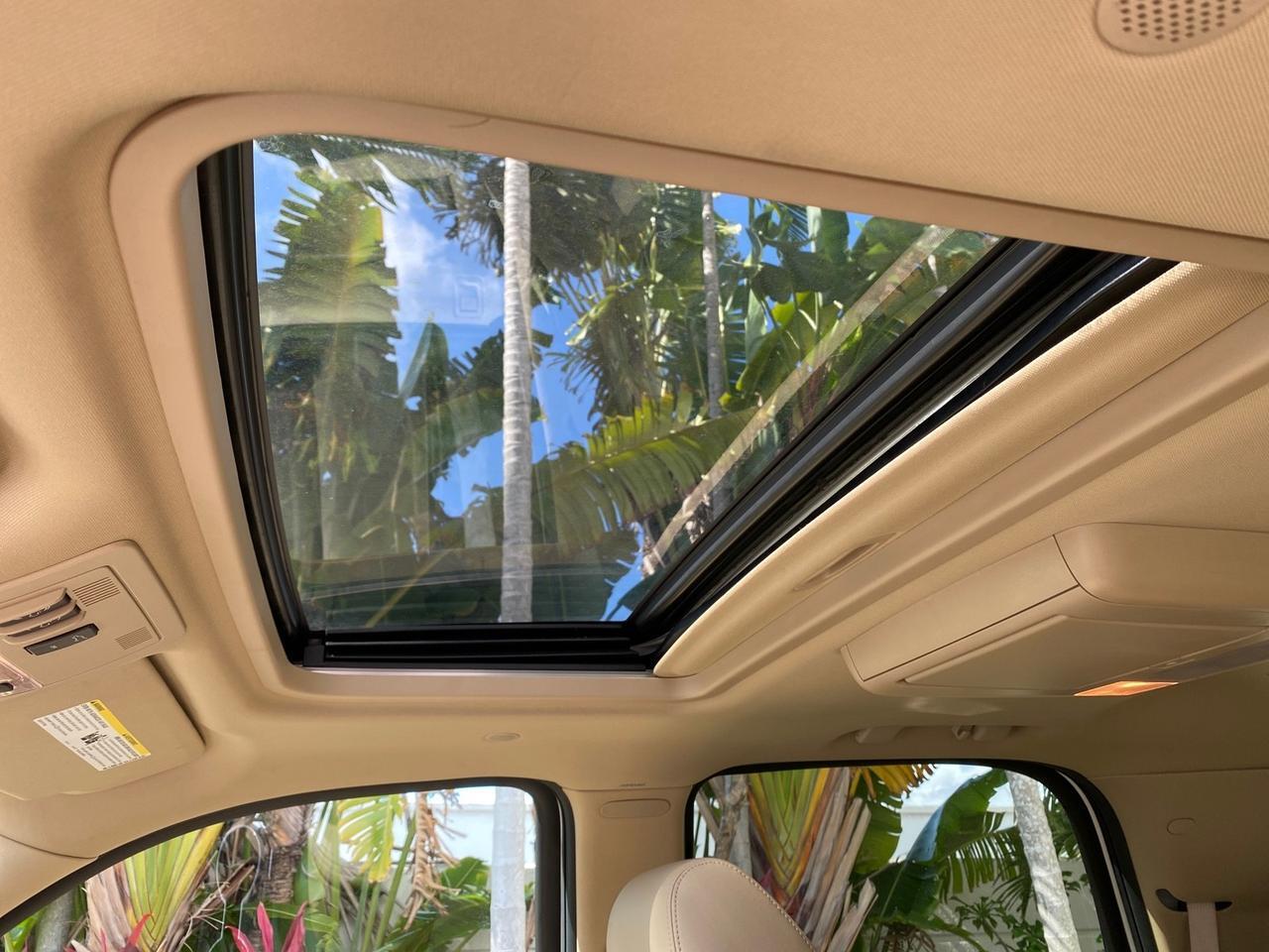 2010 Cadillac Escalade SUNROOF NAV Premium LOW MILES 66,933 Pompano Beach FL