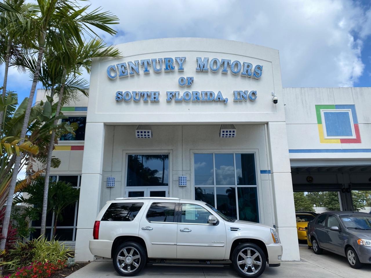 2010 Cadillac Escalade 2WD Premium's photo