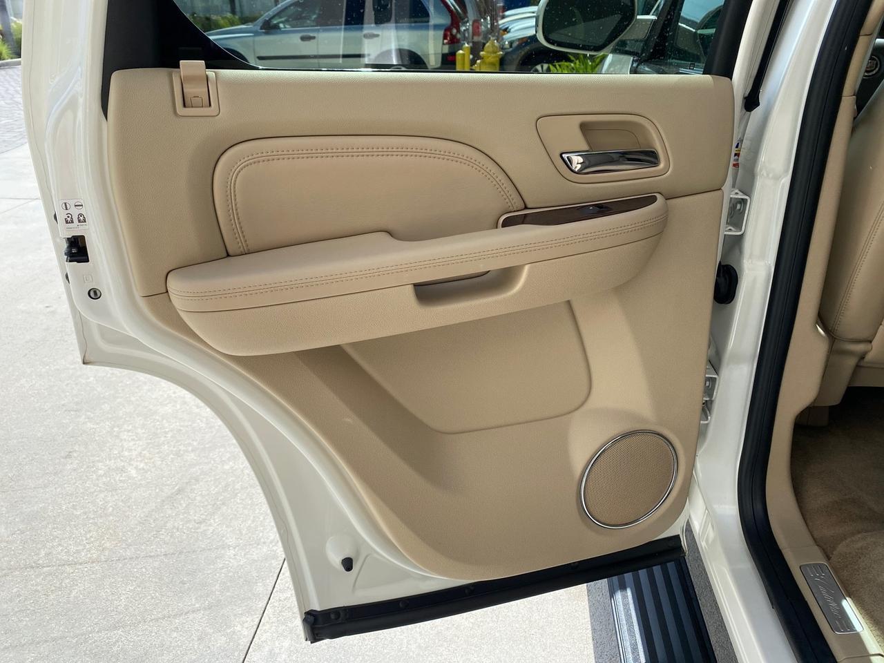 2010 Cadillac Escalade SUNROOF NAV Premium LOW MILES 66,933 Pompano Beach FL