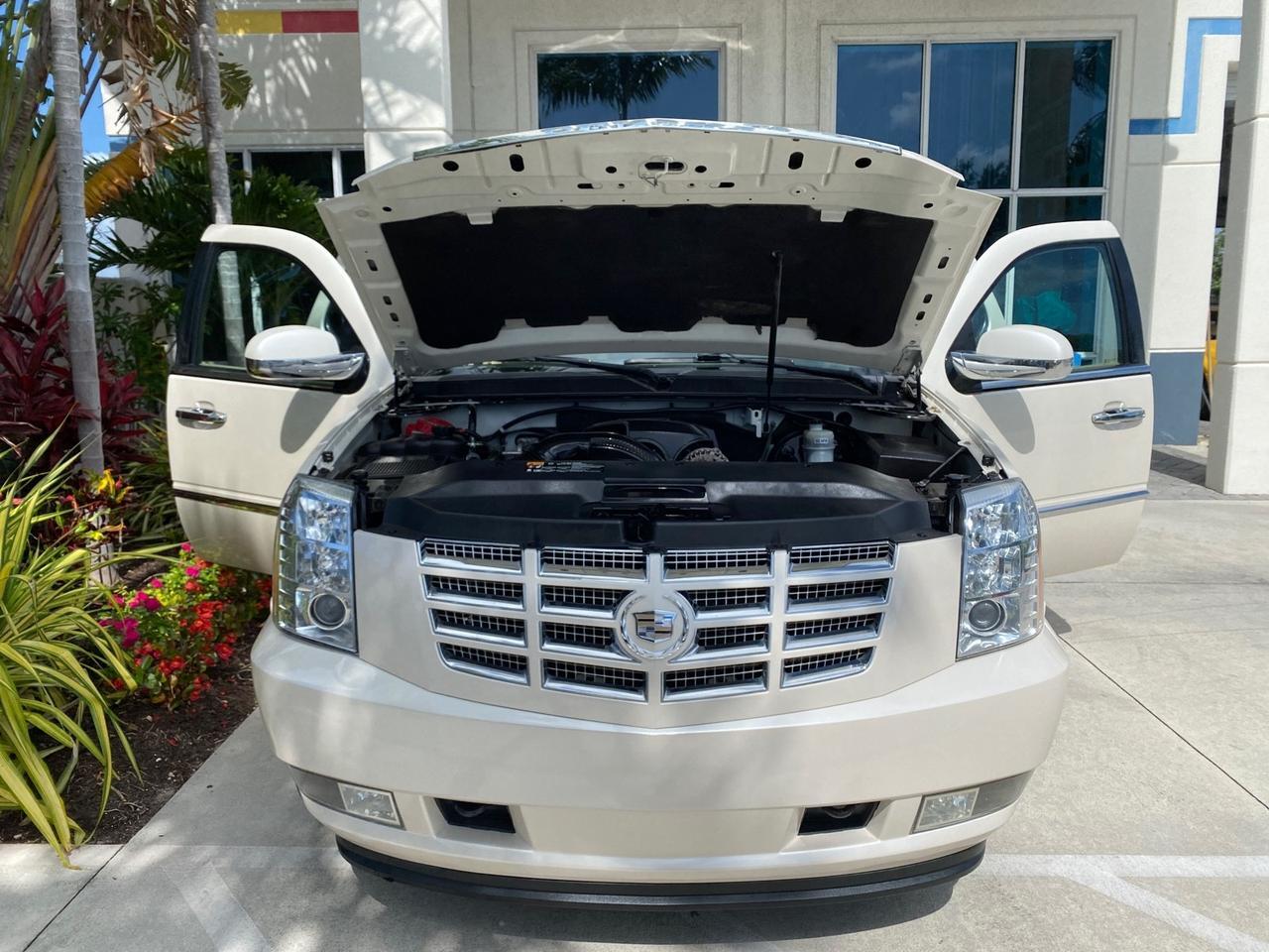 2010 Cadillac Escalade SUNROOF NAV Premium LOW MILES 66,933 Pompano Beach FL