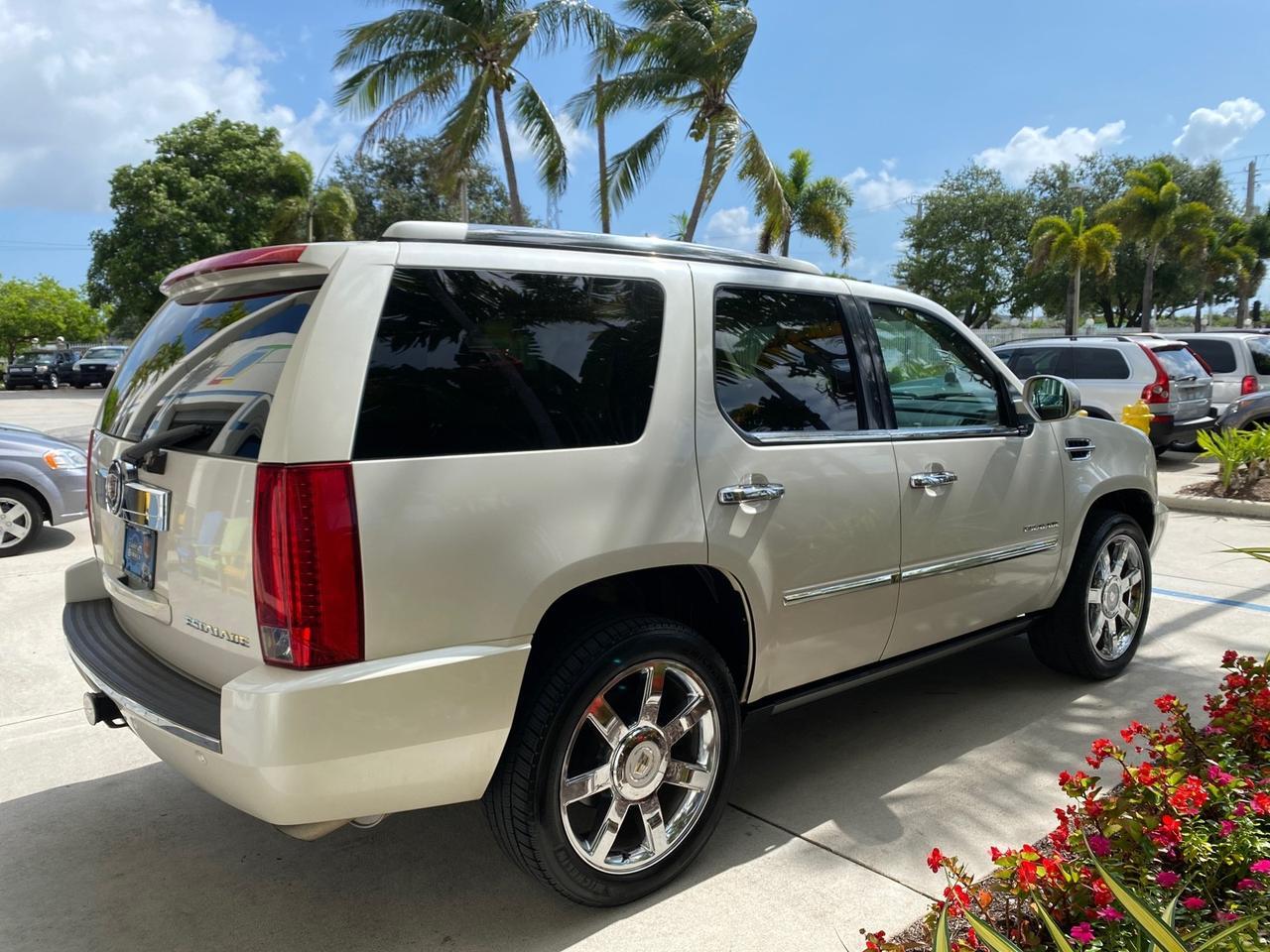 2010 Cadillac Escalade SUNROOF NAV Premium LOW MILES 66,933 Pompano Beach FL