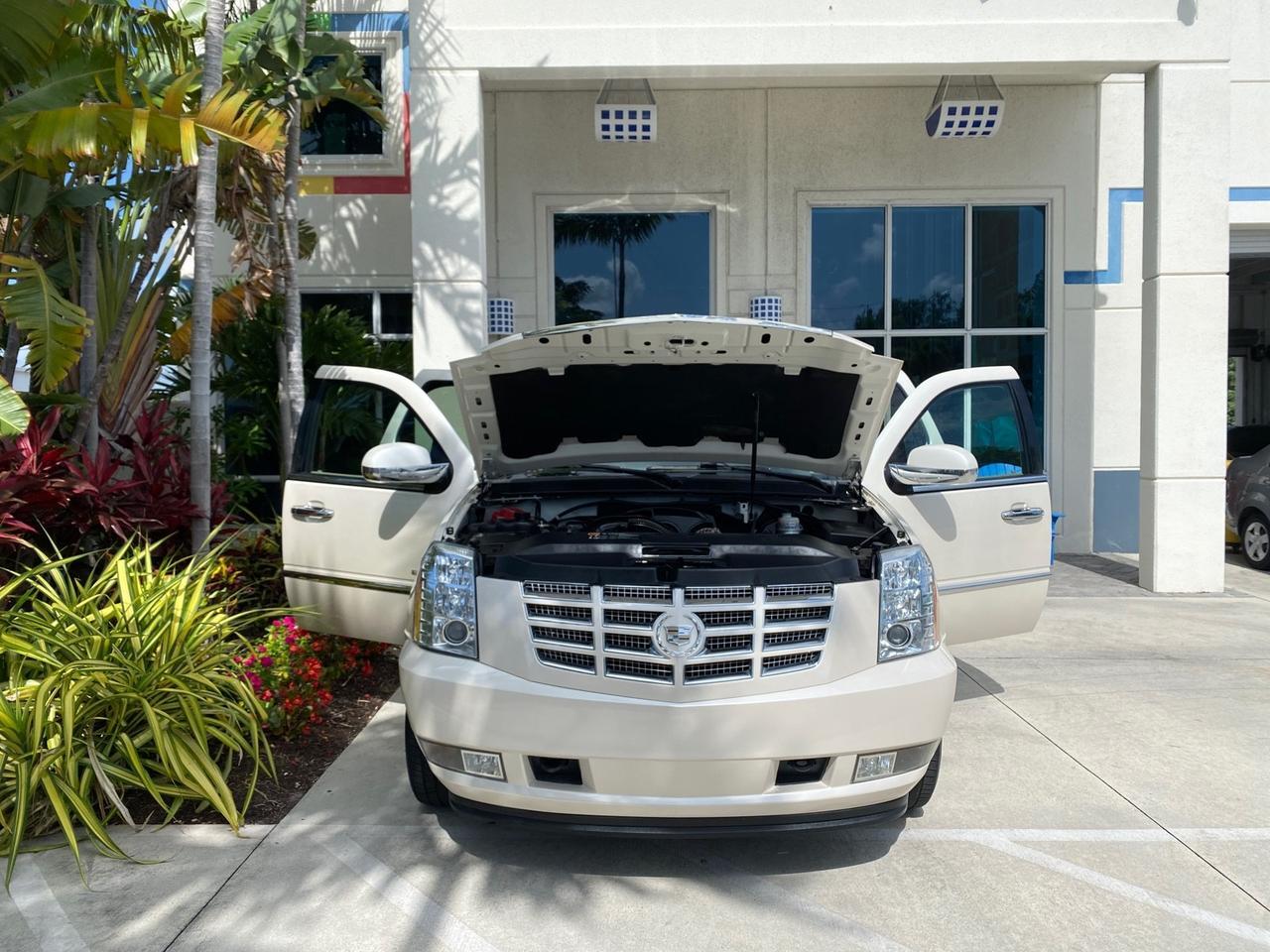 2010 Cadillac Escalade SUNROOF NAV Premium LOW MILES 66,933 Pompano Beach FL