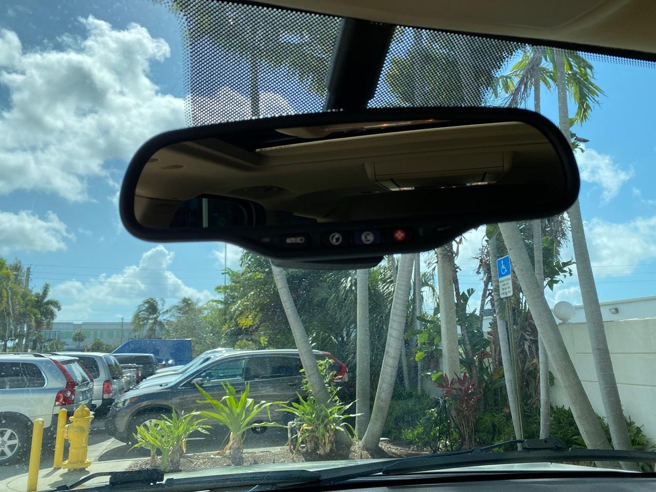 2010 Cadillac Escalade SUNROOF NAV Premium LOW MILES 66,933 Pompano Beach FL