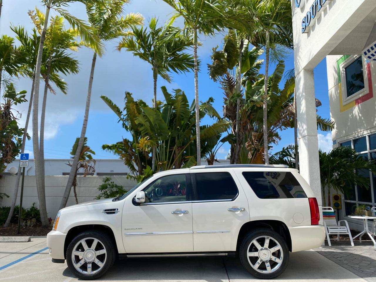2010 Cadillac Escalade SUNROOF NAV Premium LOW MILES 66,933 Pompano Beach FL