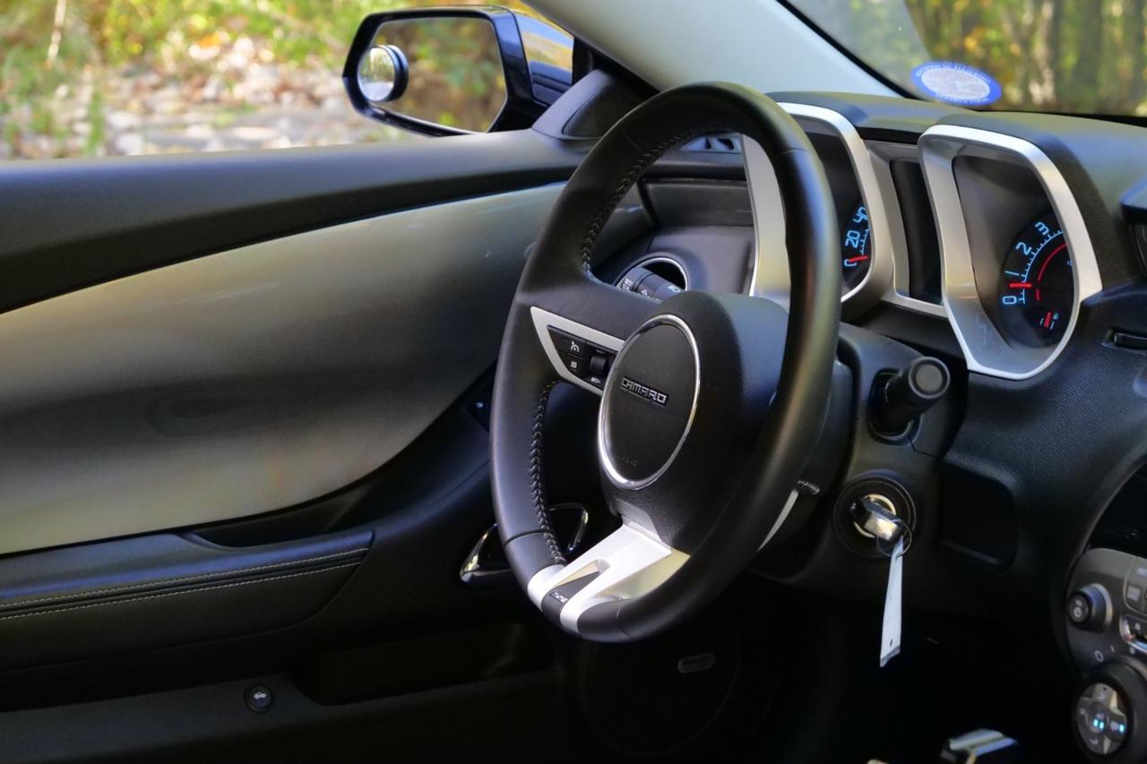 2010 Chevrolet Camaro 2SS / Manual / 6.2L V8 / Heated Leather Seats High Point NC