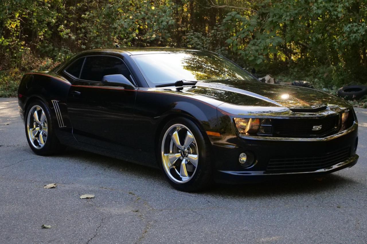 2010 Chevrolet Camaro 2SS / Manual / 6.2L V8 / Heated Leather Seats High Point NC