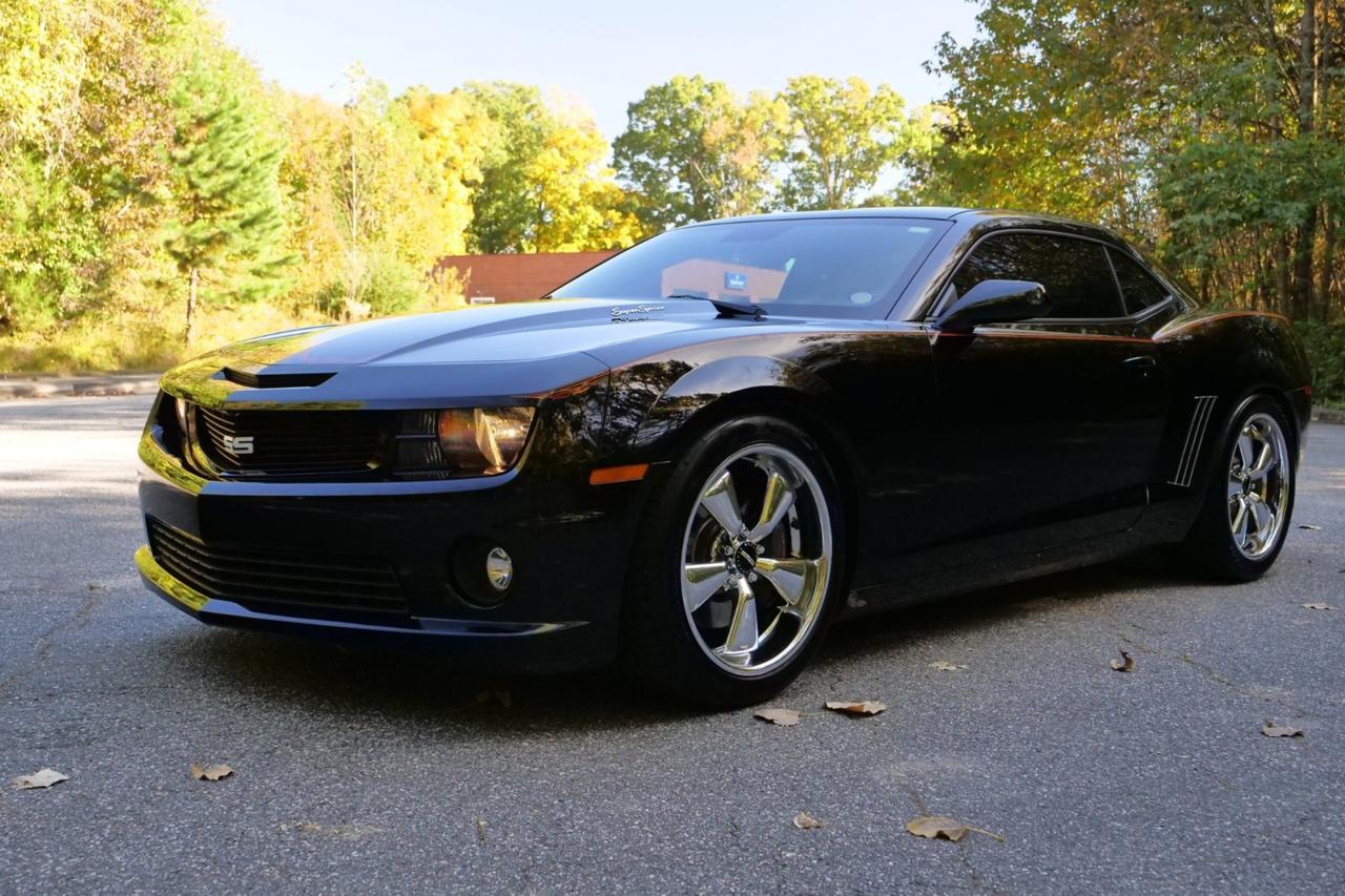 2010 Chevrolet Camaro 2SS / Manual / 6.2L V8 / Heated Leather Seats High Point NC