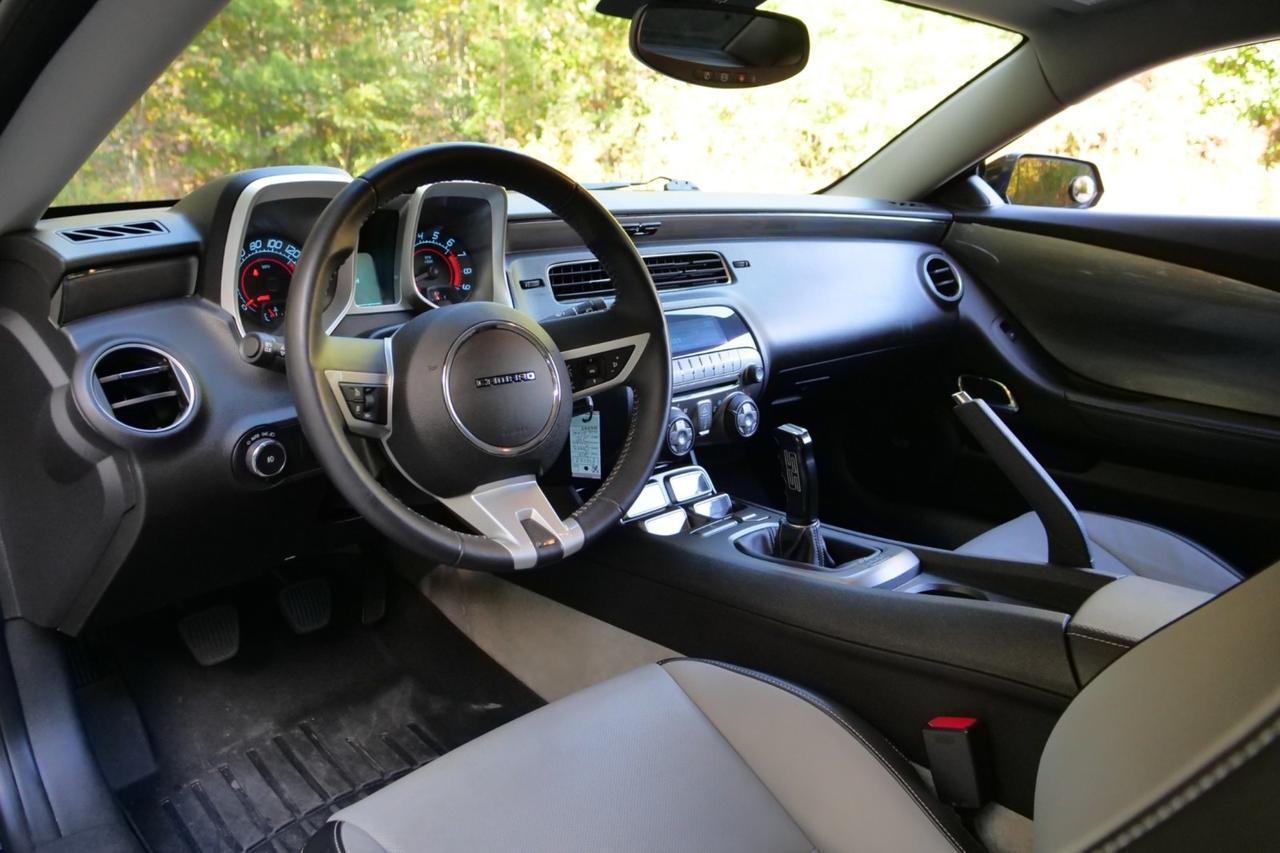 2010 Chevrolet Camaro 2SS / Manual / 6.2L V8 / Heated Leather Seats High Point NC