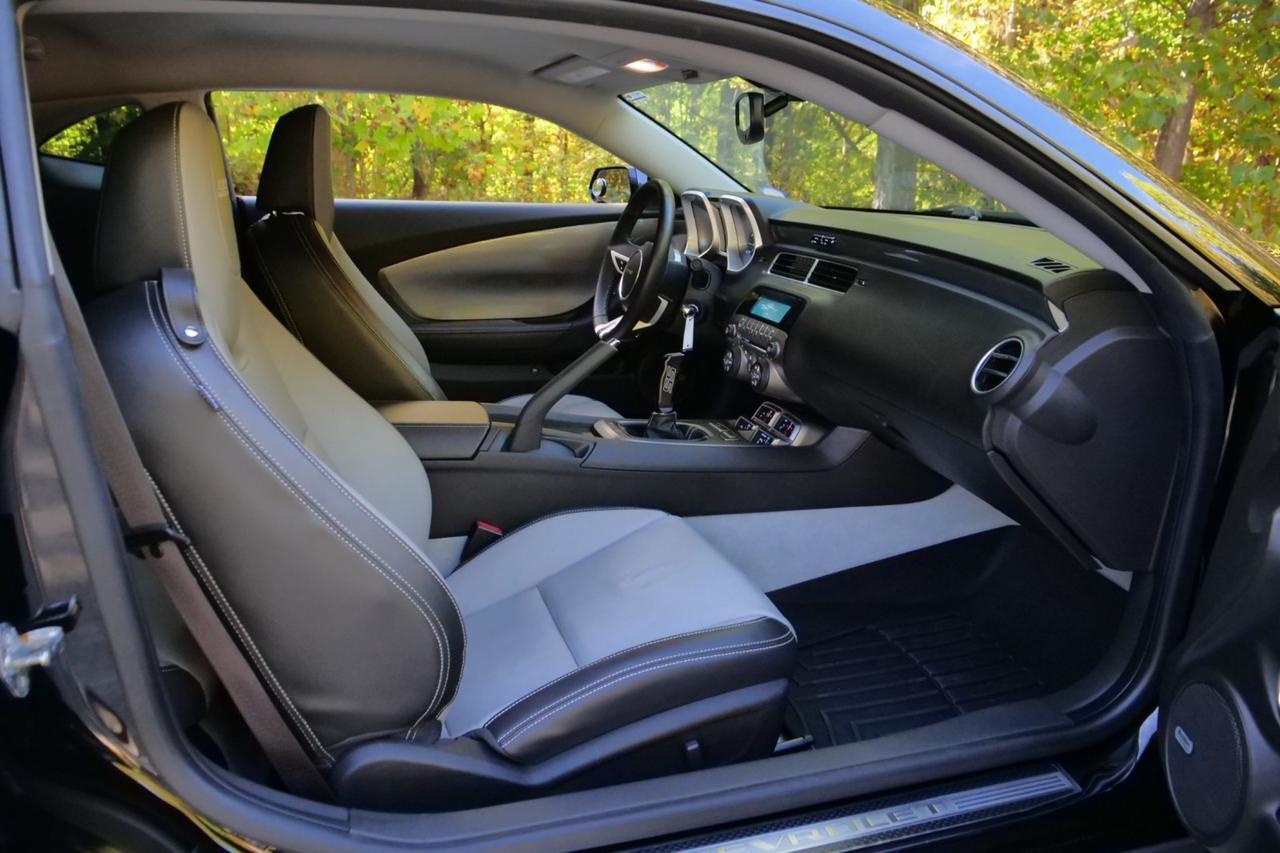 2010 Chevrolet Camaro 2SS / Manual / 6.2L V8 / Heated Leather Seats High Point NC