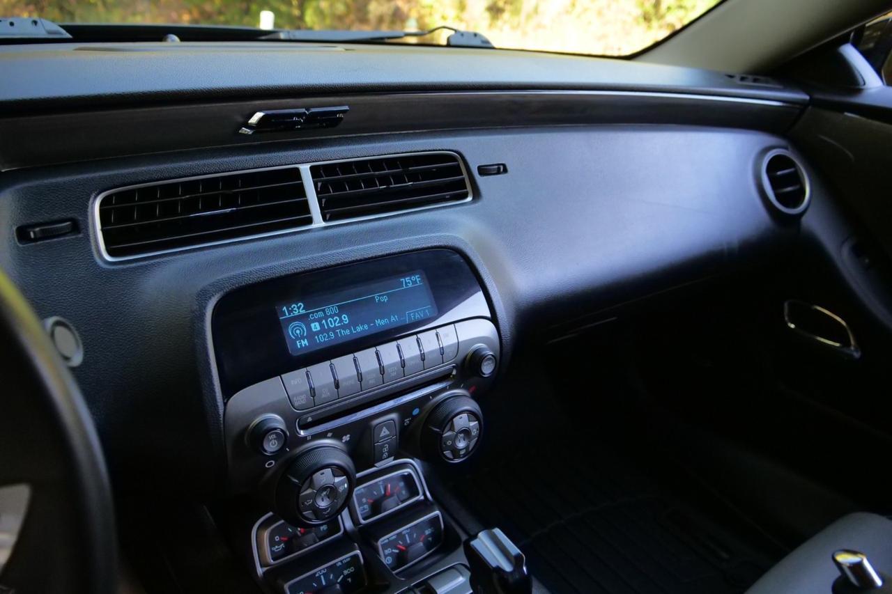 2010 Chevrolet Camaro 2SS / Manual / 6.2L V8 / Heated Leather Seats High Point NC