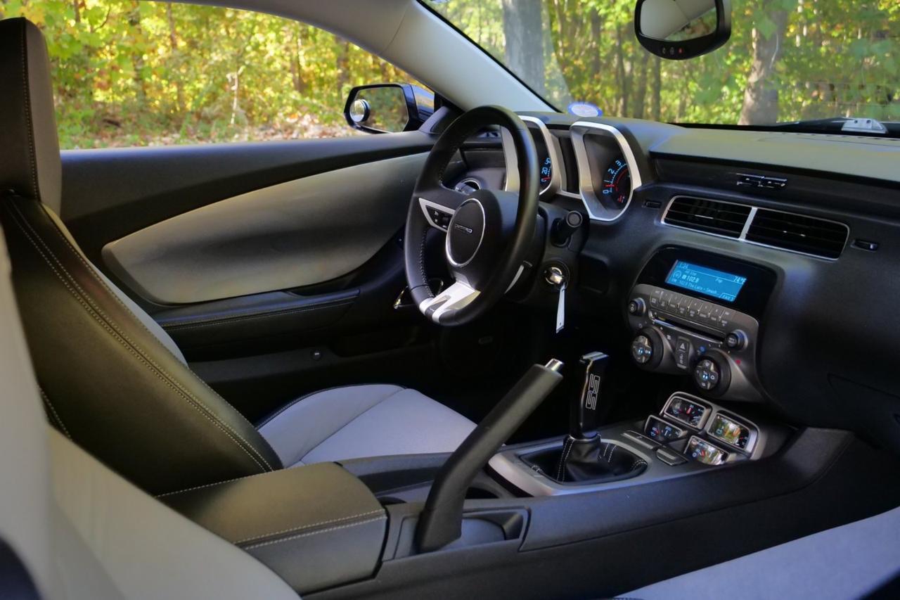 2010 Chevrolet Camaro 2SS / Manual / 6.2L V8 / Heated Leather Seats High Point NC