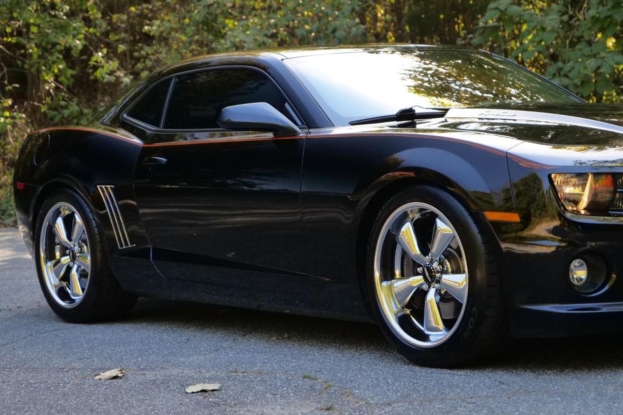 2010 Chevrolet Camaro 2SS / Manual / 6.2L V8 / Heated Leather Seats High Point NC