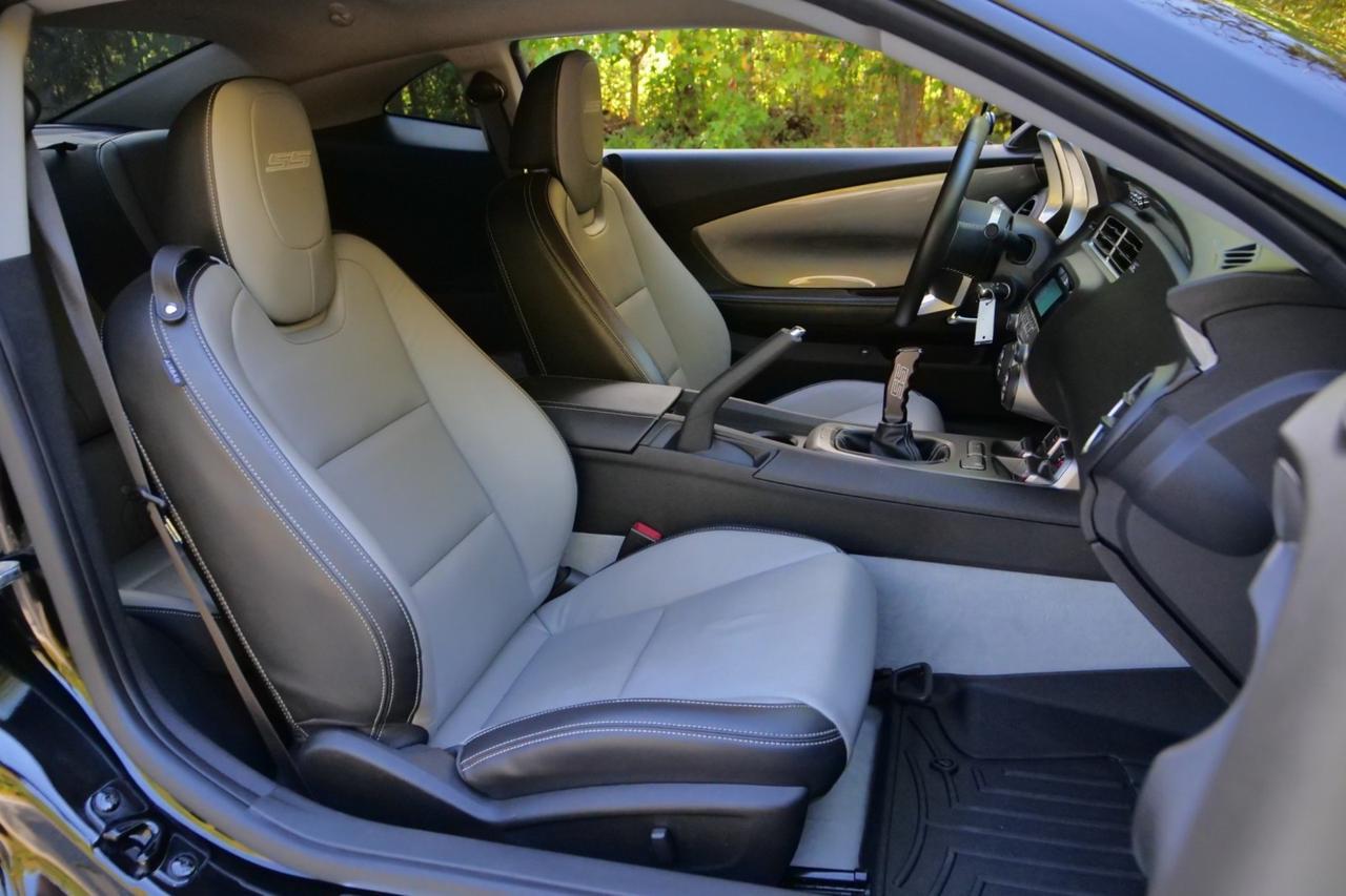 2010 Chevrolet Camaro 2SS / Manual / 6.2L V8 / Heated Leather Seats High Point NC