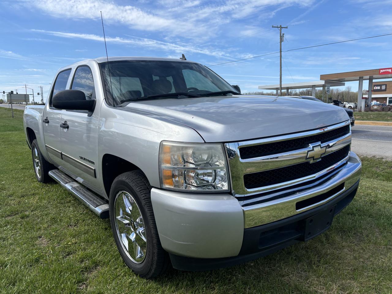 2010 Chevrolet Silverado 1500 Crew Cab LT Pickup 4D 5 3/4 ft
