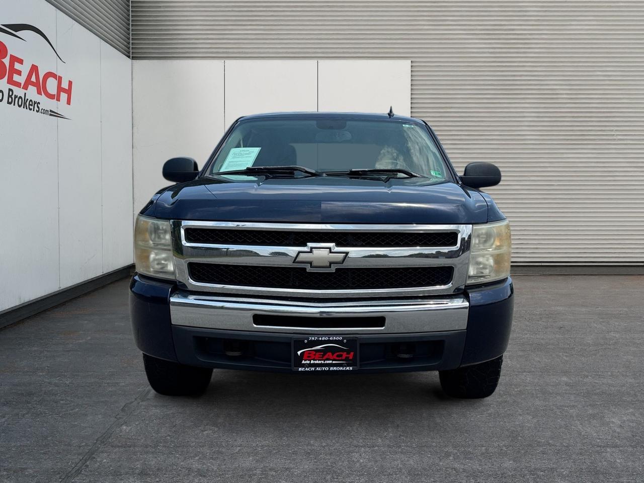 2010 Chevrolet Silverado 1500 LT, 4X4, TOWING PACKAGE, POWER HEATED MIRRORS, TITLT STEERING WHEEL, POWER WINDOWS, POWER LOCKS, CRUISE CONTROL, CLEAN CARFAX, COME SEE THIS RELIABLE TRUCK TODAY! Norfolk VA