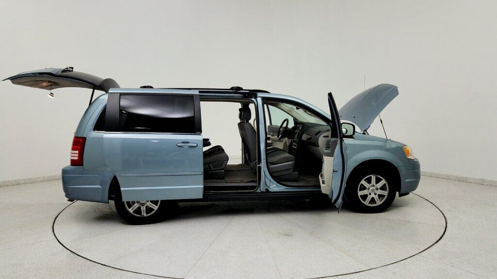 2010 Chrysler Town & Country LX Laurel MD