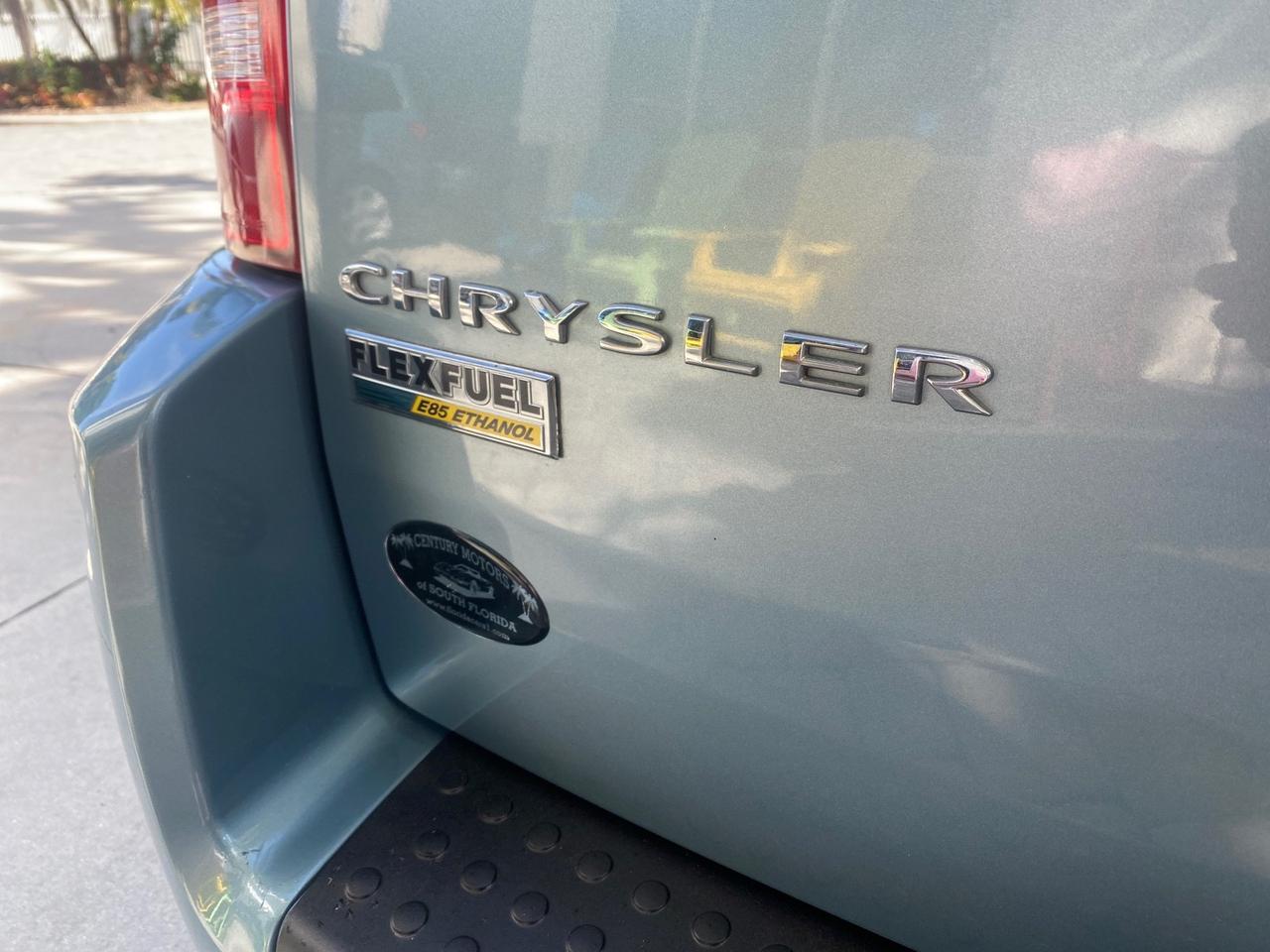 2010 Chrysler Town & Country LXI LOW MILES 77705 FL Pompano Beach FL