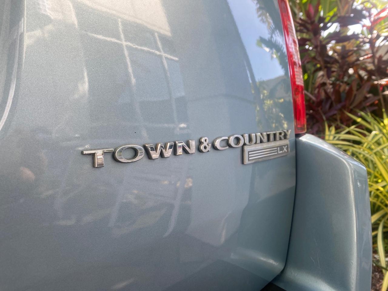 2010 Chrysler Town & Country LXI LOW MILES 77705 FL Pompano Beach FL